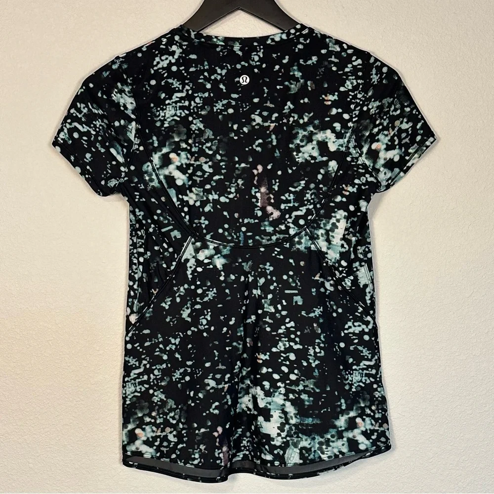 Lululemon Into the Sun Tee in Pixel Haze Multi - Size Medium